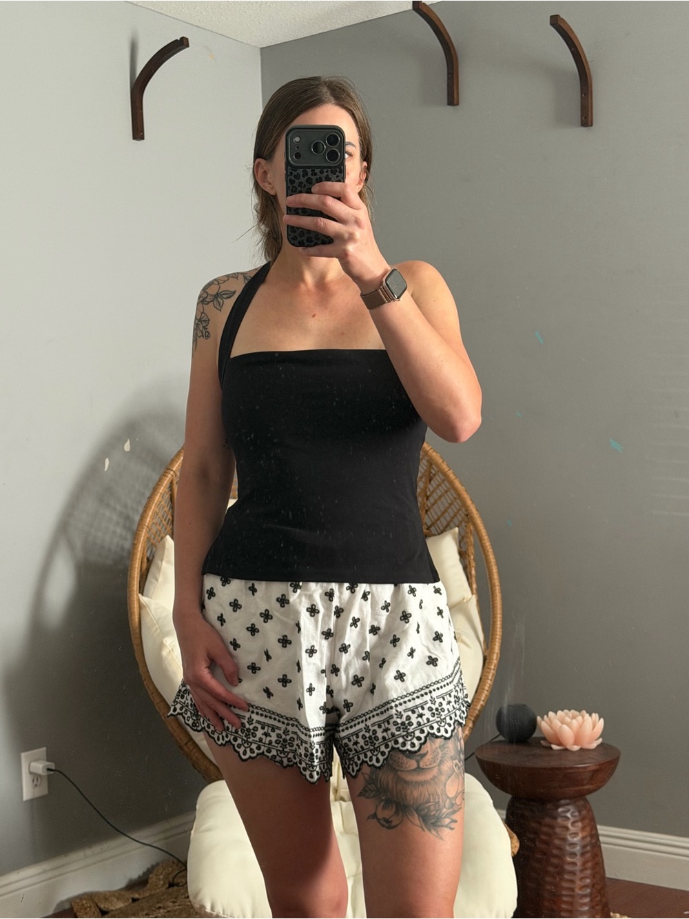 Abercrombie & Fitch black and white lined shorts